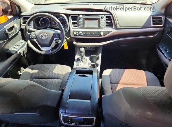 5TDZZRFH1JS244527 2018 TOYOTA HIGHLANDER Brown Widok deski rozdzielczej
