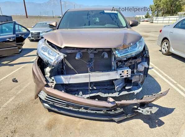 5TDZZRFH1JS244527 2018 TOYOTA HIGHLANDER Brown Widok z przodu