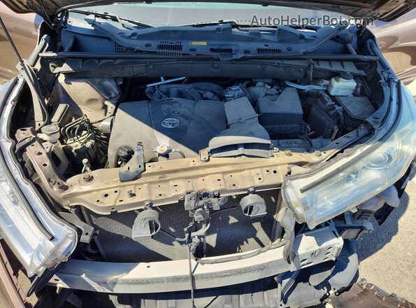 5TDZZRFH1JS244527 2018 TOYOTA HIGHLANDER Brown Widok komory silnika