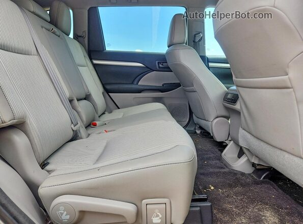 5TDZZRFH2HS199706 2017 TOYOTA HIGHLANDER Silver Սալոնի հետևի տեսք
