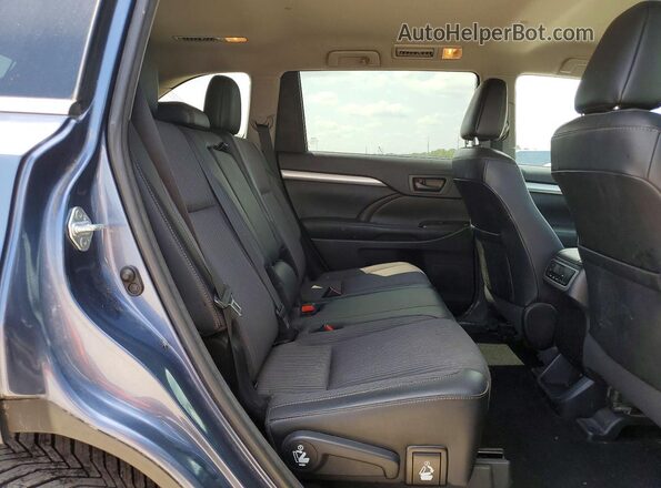 5TDZZRFH3HS222541 2017 TOYOTA HIGHLANDER Blue Rear interior view