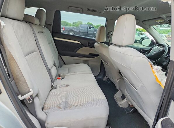 5TDZZRFH7KS289747 2019 TOYOTA HIGHLANDER Silver უკანა სალონის ხედი