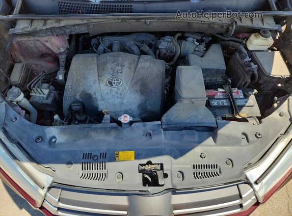 5TDZZRFH8JS268694 2018 TOYOTA HIGHLANDER Maroon Vista interior trasera