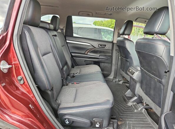 5TDZZRFH9JS247126 2018 TOYOTA HIGHLANDER Темно-бордовый Вид задней части салона
