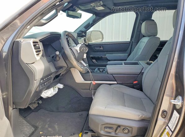 5TF1A5AB6TX055398 2026 TOYOTA TUNDRA Серый Вид салона спереди