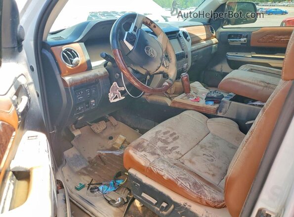 5TFAW5F17JX744896 2018 TOYOTA TUNDRA White Dashboard view