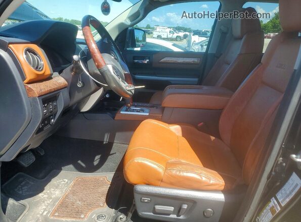 5TFAW5F1XJX683981 2018 TOYOTA TUNDRA Black Widok wnętrza z przodu