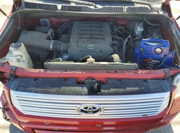 5TFAY5F10HX607982 2017 TOYOTA TUNDRA Burgundy Widok wnętrza z tyłu