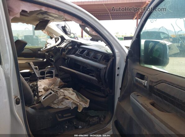 5TFAY5F10KX804514 2019 TOYOTA TUNDRA Белый Вид салона спереди