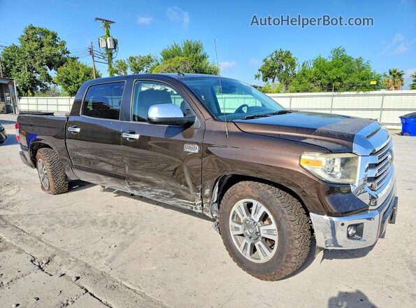 5TFAY5F13KX781004 2019 TOYOTA TUNDRA Brown Przód prawy