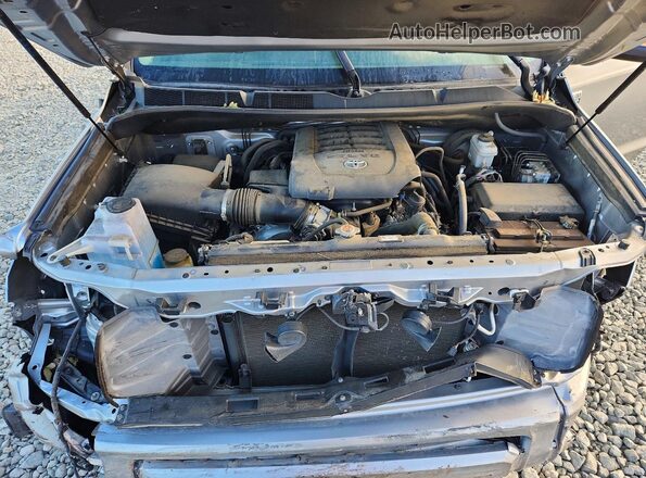 5TFAY5F1XKX831560 2019 TOYOTA TUNDRA Silver Вид задньої частини салону