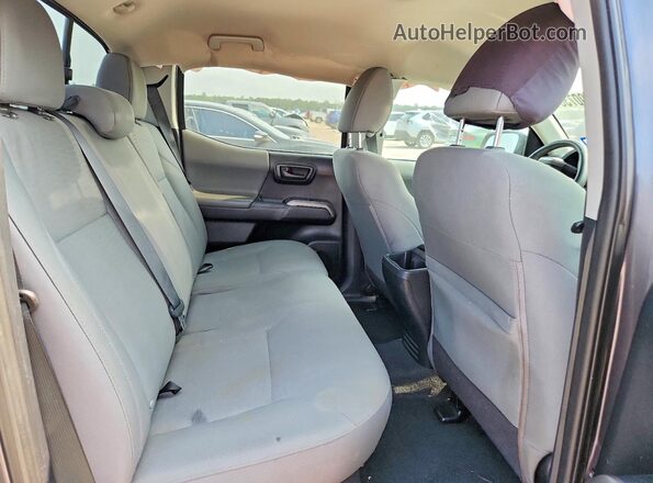 5TFAZ5CN2HX032255 2017 TOYOTA TACOMA Gray Vista de los asientos traseros