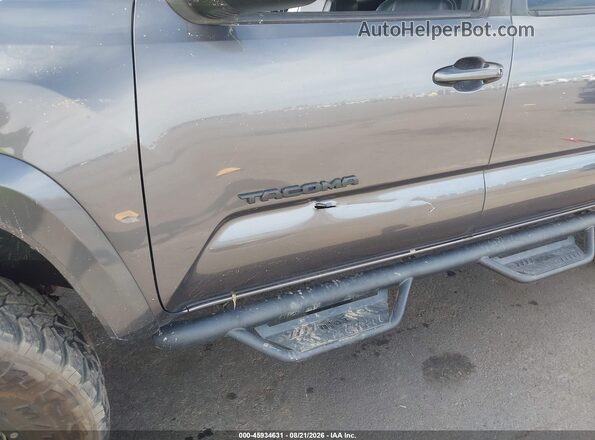 5TFCZ5AN2HX050377 2017 TOYOTA TACOMA Gray Вид спереду