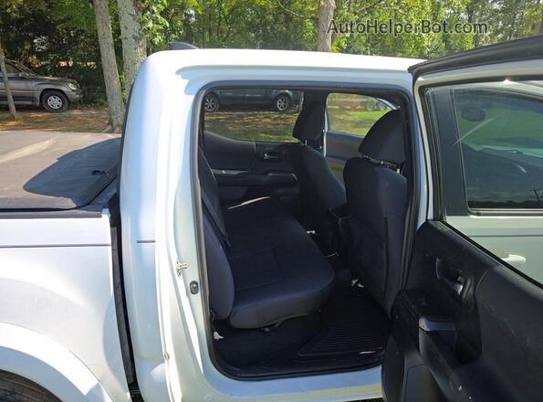 5TFCZ5AN2HX076803 2017 TOYOTA TACOMA White Հետևի տեսք