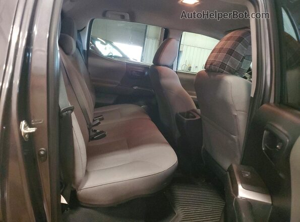 5TFCZ5AN2KX168226 2019 TOYOTA TACOMA Gray Vista de los asientos traseros