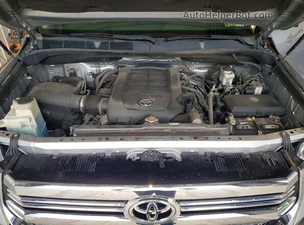 5TFDW5F10HX583945 2017 TOYOTA TUNDRA Gray Rear interior view