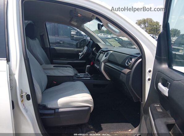 5TFDW5F11HX594761 2017 TOYOTA TUNDRA White წინა სალონის ხედი