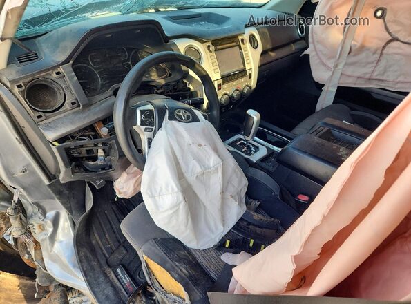 5TFDW5F11KX788634 2019 TOYOTA TUNDRA Silver Widok deski rozdzielczej
