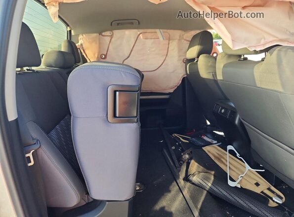 5TFDW5F11KX788634 2019 TOYOTA TUNDRA Silver Widok tylnych siedzeń