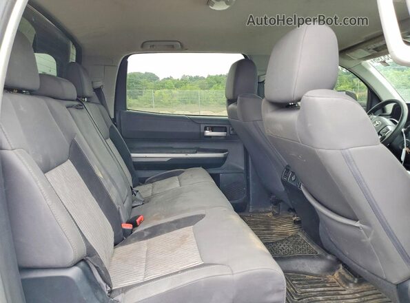 5TFDW5F13GX581251 2016 TOYOTA TUNDRA White Vista de los asientos traseros