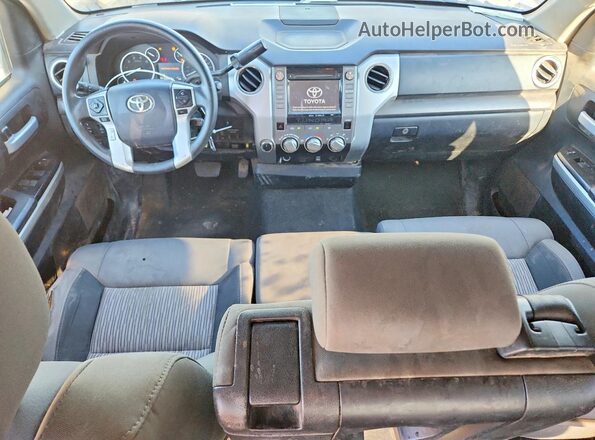 5TFDW5F14HX616171 2017 TOYOTA TUNDRA Синий Вид панели приборов