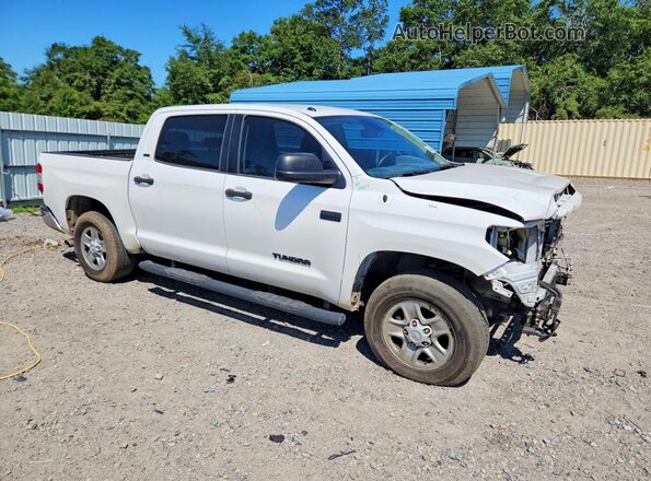 5TFDW5F15JX697574 2018 TOYOTA TUNDRA Белый Передняя правая четверть