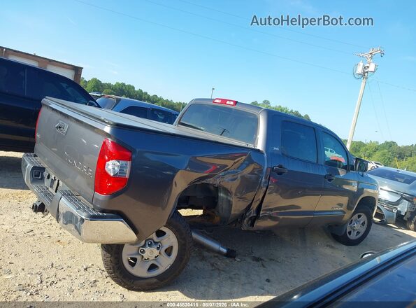 5TFDW5F19JX729166 2018 TOYOTA TUNDRA Gray Вид задньої частини салону