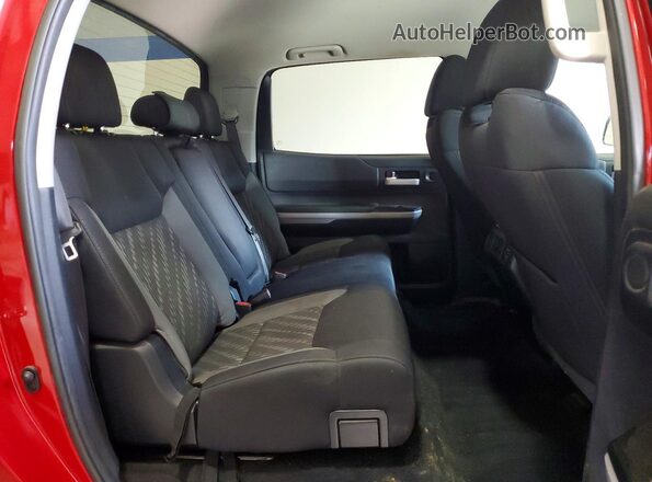 5TFDY5F13KX856684 2019 TOYOTA TUNDRA Red Vista de los asientos traseros