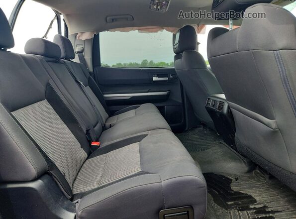 5TFDY5F14GX501157 2016 TOYOTA TUNDRA Black Widok tylnych siedzeń