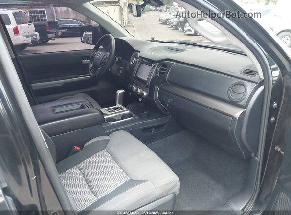 5TFDY5F14KX818655 2019 TOYOTA TUNDRA Black Widok wnętrza z przodu