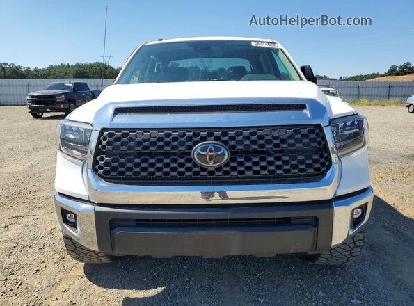 5TFDY5F15JX759999 2018 TOYOTA TUNDRA White Դիմացի տեսք