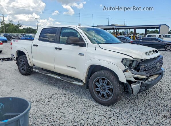 5TFDY5F1XJX687259 2018 TOYOTA TUNDRA White Front right