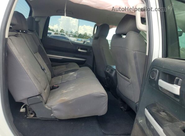 5TFDY5F1XJX687259 2018 TOYOTA TUNDRA White Rear seats view