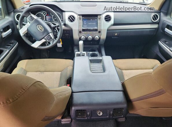 5TFEW5F15HX225910 2017 TOYOTA TUNDRA Черный Вид панели приборов