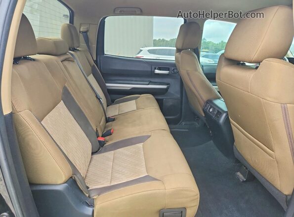 5TFEW5F15HX225910 2017 TOYOTA TUNDRA Черный Вид задних сидений