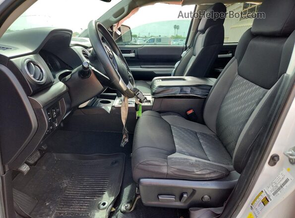 5TFEY5F10MX289633 2021 TOYOTA TUNDRA White Widok wnętrza z przodu