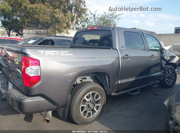 5TFEY5F11HX218379 2017 TOYOTA TUNDRA Gray Вид задньої частини салону