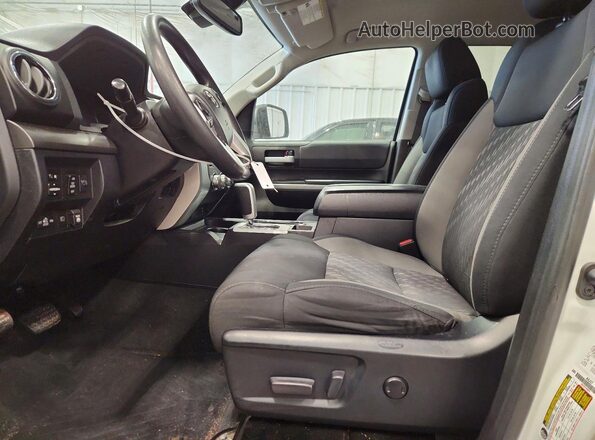 5TFEY5F11KX253317 2019 TOYOTA TUNDRA Белый Вид салона спереди