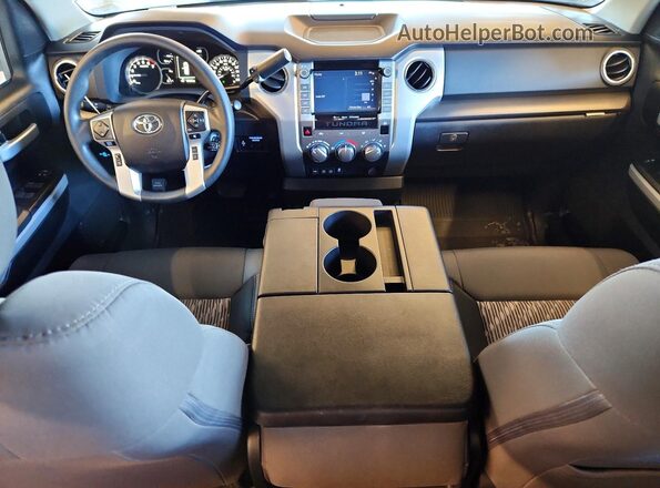 5TFEY5F13MX288041 2021 TOYOTA TUNDRA Белый Вид панели приборов