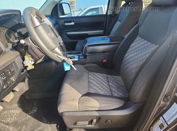5TFEY5F19LX259755 2020 TOYOTA TUNDRA Серый Вид салона спереди