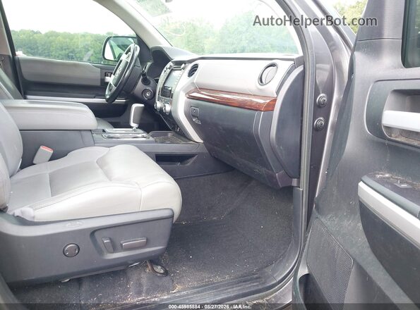 5TFFW5F14HX227684 2017 TOYOTA TUNDRA Gray Front interior view