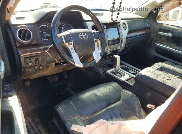 5TFHY5F15HX657274 2017 TOYOTA TUNDRA Black Вид панелі приладів