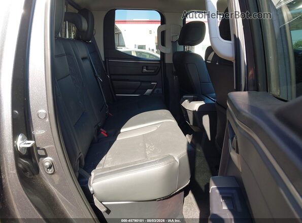 5TFJA5DAXNX047777 2022 TOYOTA TUNDRA Gray Widok naklejki z numerem VIN