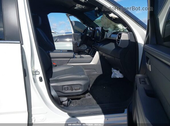 5TFJA5DB4TX352097 2026 TOYOTA TUNDRA White წინა სალონის ხედი