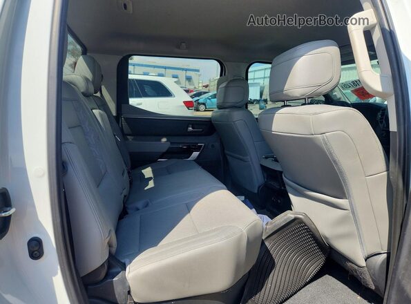 5TFJA5DBXPX111098 2023 TOYOTA TUNDRA White Vista de los asientos traseros