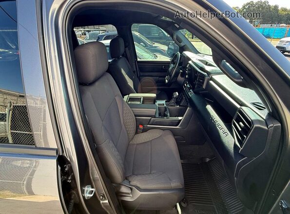 5TFKB5AB4TX052680 2026 TOYOTA TUNDRA Gray Front view