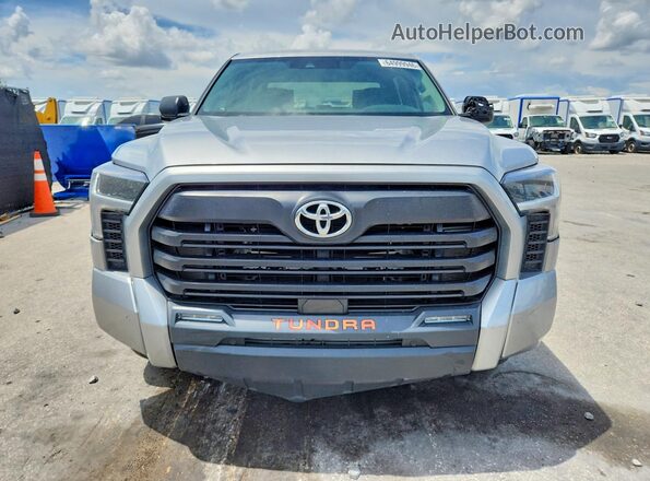 5TFLA5AB2RX030063 2024 TOYOTA TUNDRA Silver Вид спереду