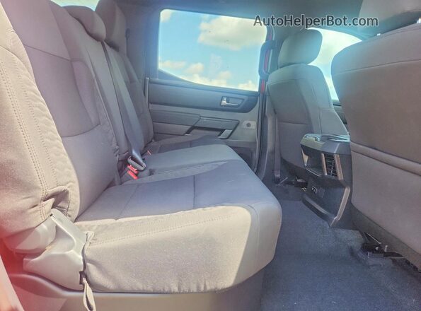 5TFLA5DB1TX392680 2026 TOYOTA TUNDRA Red Widok tylnych siedzeń