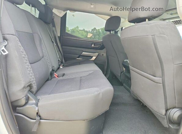 5TFLA5DB7RX147584 2024 TOYOTA TUNDRA White Widok tylnych siedzeń