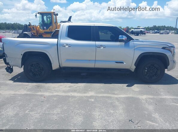 5TFMA5DB3SX270566 2025 TOYOTA TUNDRA Silver Вид задньої частини салону